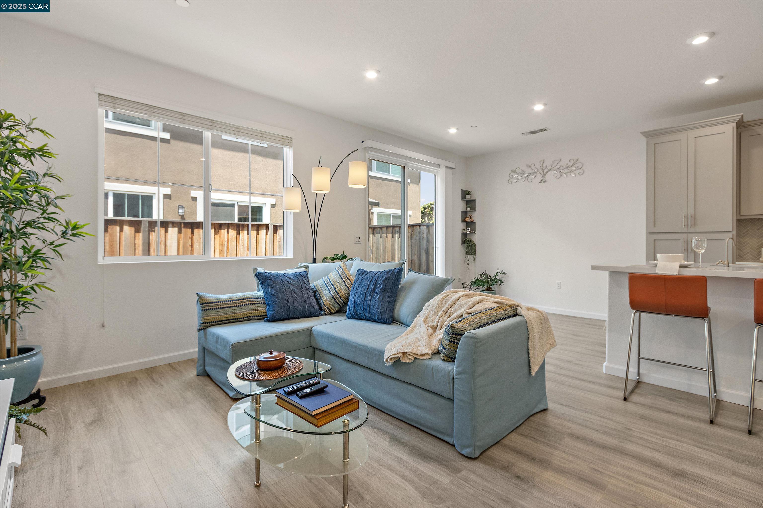 28 Springbrook Lane Pittsburg, CA 94565 - Photo 4 of 47