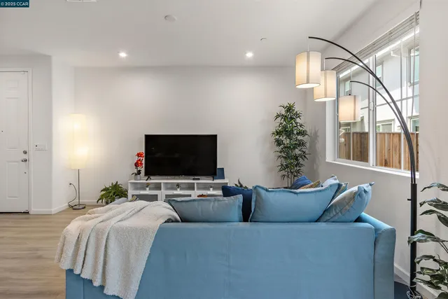 $699,999 | 28 Springbrook Lane, Pittsburg, CA 94565