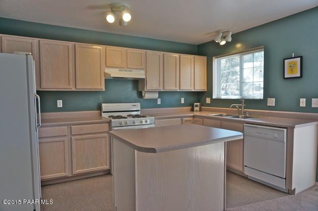 4683 South Juniper Loop Road Prescott, AZ 86303 - Photo 13 of 39 Kitchen Island