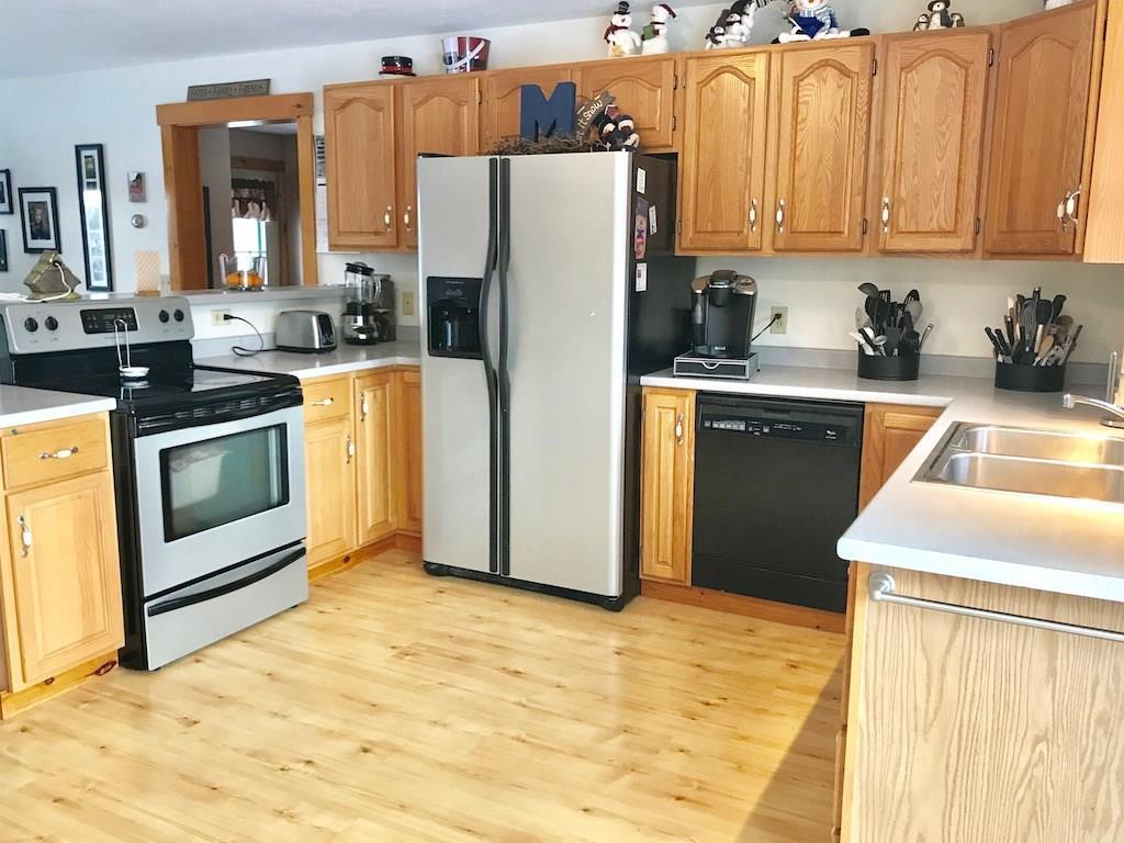 553 Middle Road Skowhegan, ME 04976 - Photo 10 of 21 Spacious kitchen