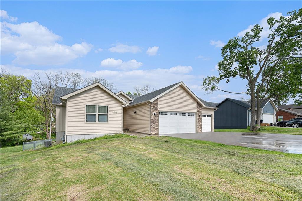 4845 Northeast Antioch Road Kansas City, MO 64119 - Photo 2 of 38