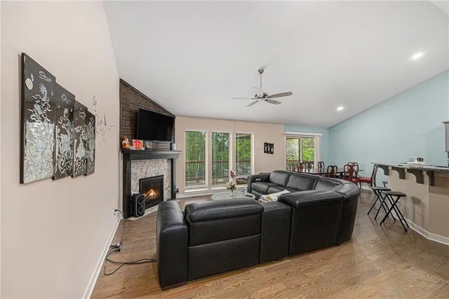 $394,999 | 4845 Northeast Antioch Road, Kansas City, MO 64119