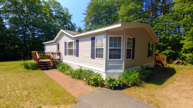 172 Roberts Road Barrington, NH 03825 - Photo 1 of 18 Gallery Image 1