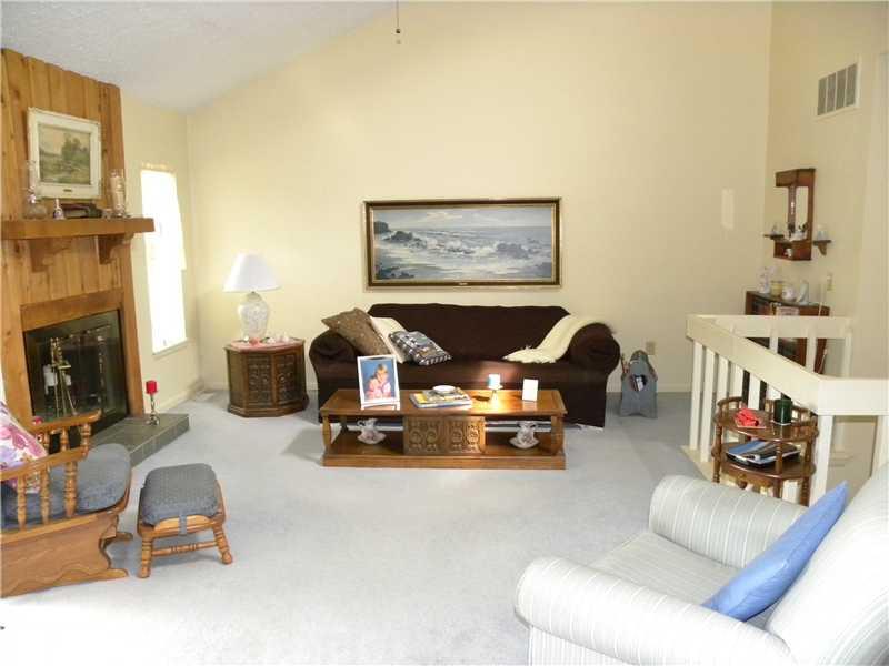 640 Cobblestone Road, Unit 12 Avon, IN 46123 - Photo 2 of 14 Gallery Image 2