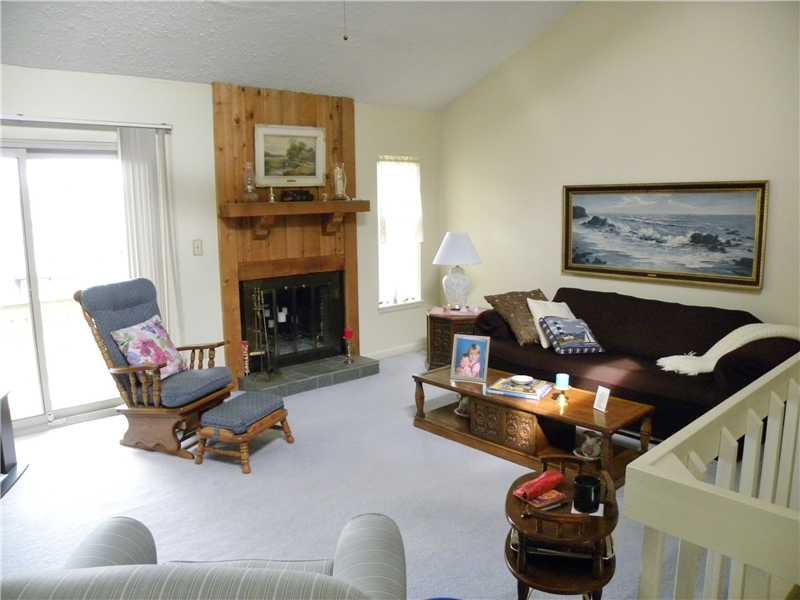 640 Cobblestone Road, Unit 12 Avon, IN 46123 - Photo 3 of 14 Gallery Image 3