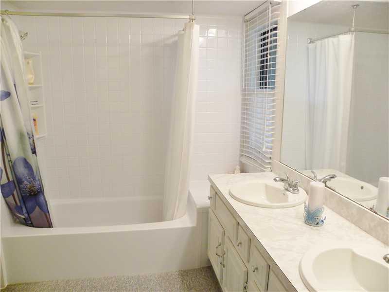 640 Cobblestone Road, Unit 12 Avon, IN 46123 - Photo 10 of 14 Gallery Image 10