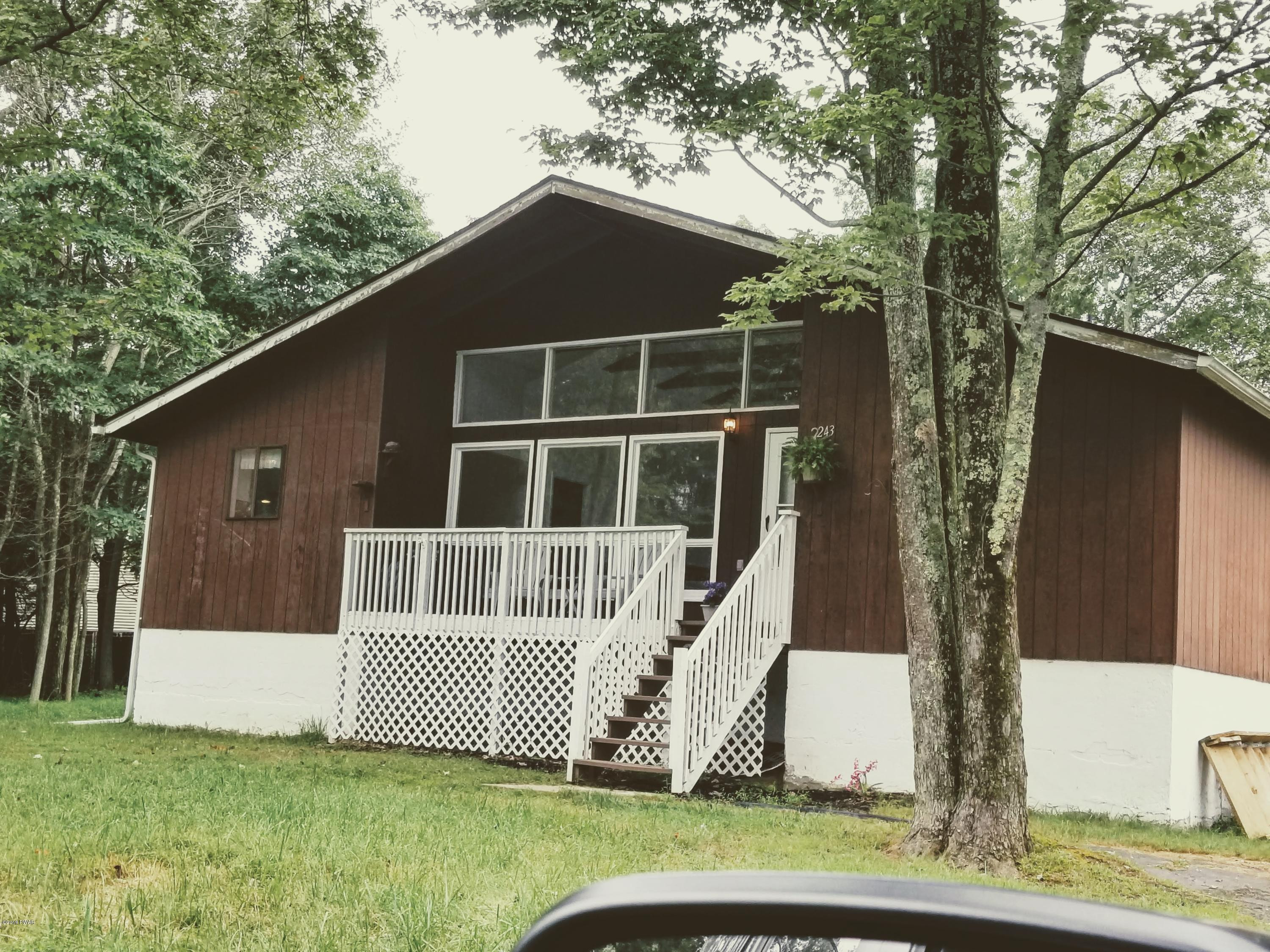 243 High Ridge Road Dingmans Ferry, PA 18328 - Photo 2 of 37