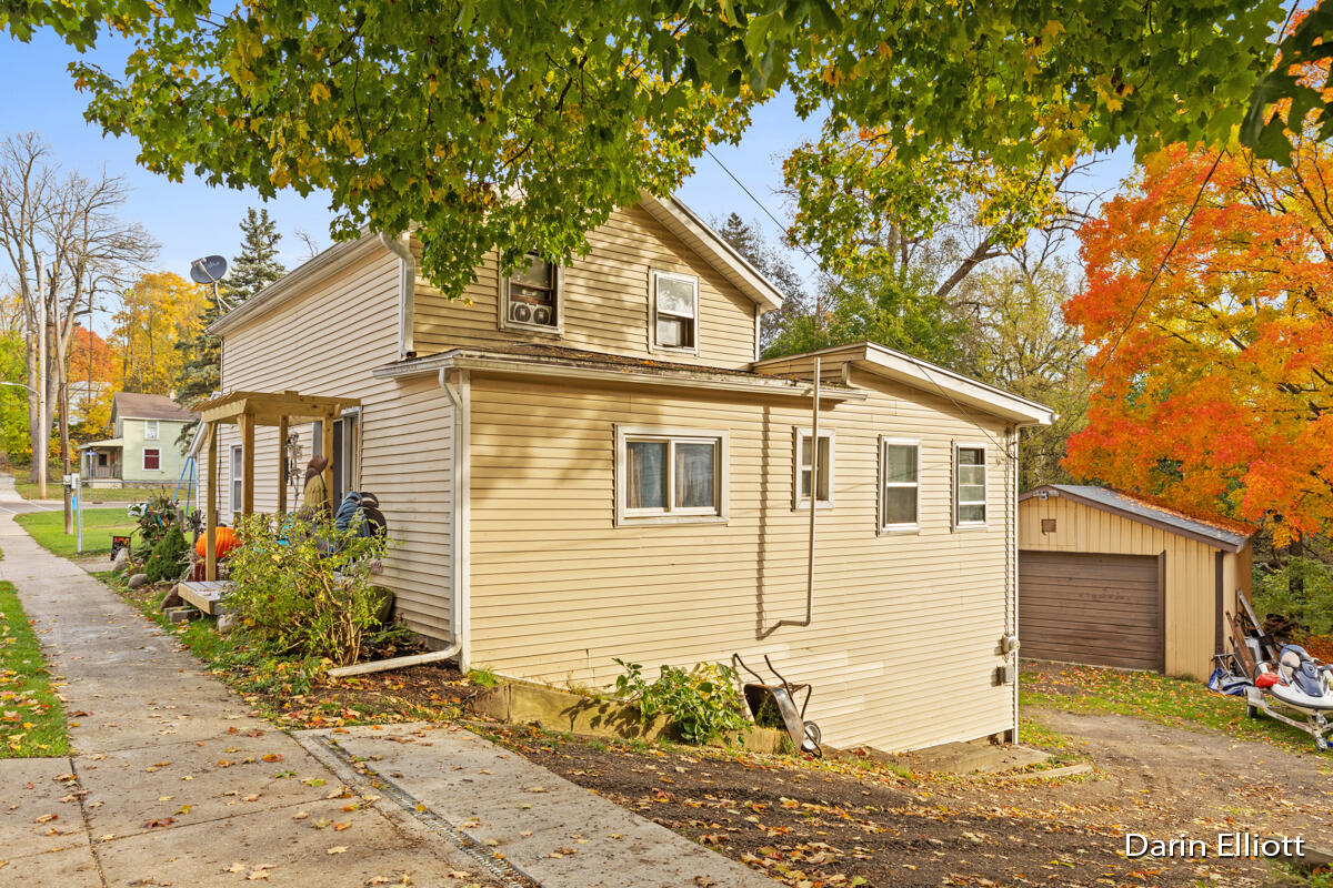 306 Rice Street Ionia, MI 48846 - Photo 1 of 40 IMG_1031