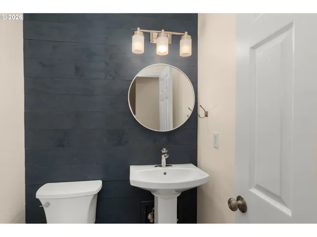 $575,000 | 806 Southeast 73rd Avenue, Hillsboro, OR 97123