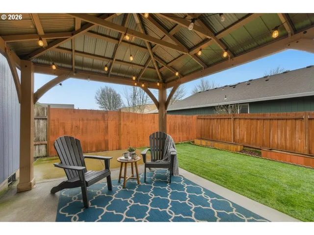 $575,000 | 806 Southeast 73rd Avenue, Hillsboro, OR 97123