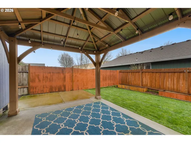 $575,000 | 806 Southeast 73rd Avenue, Hillsboro, OR 97123