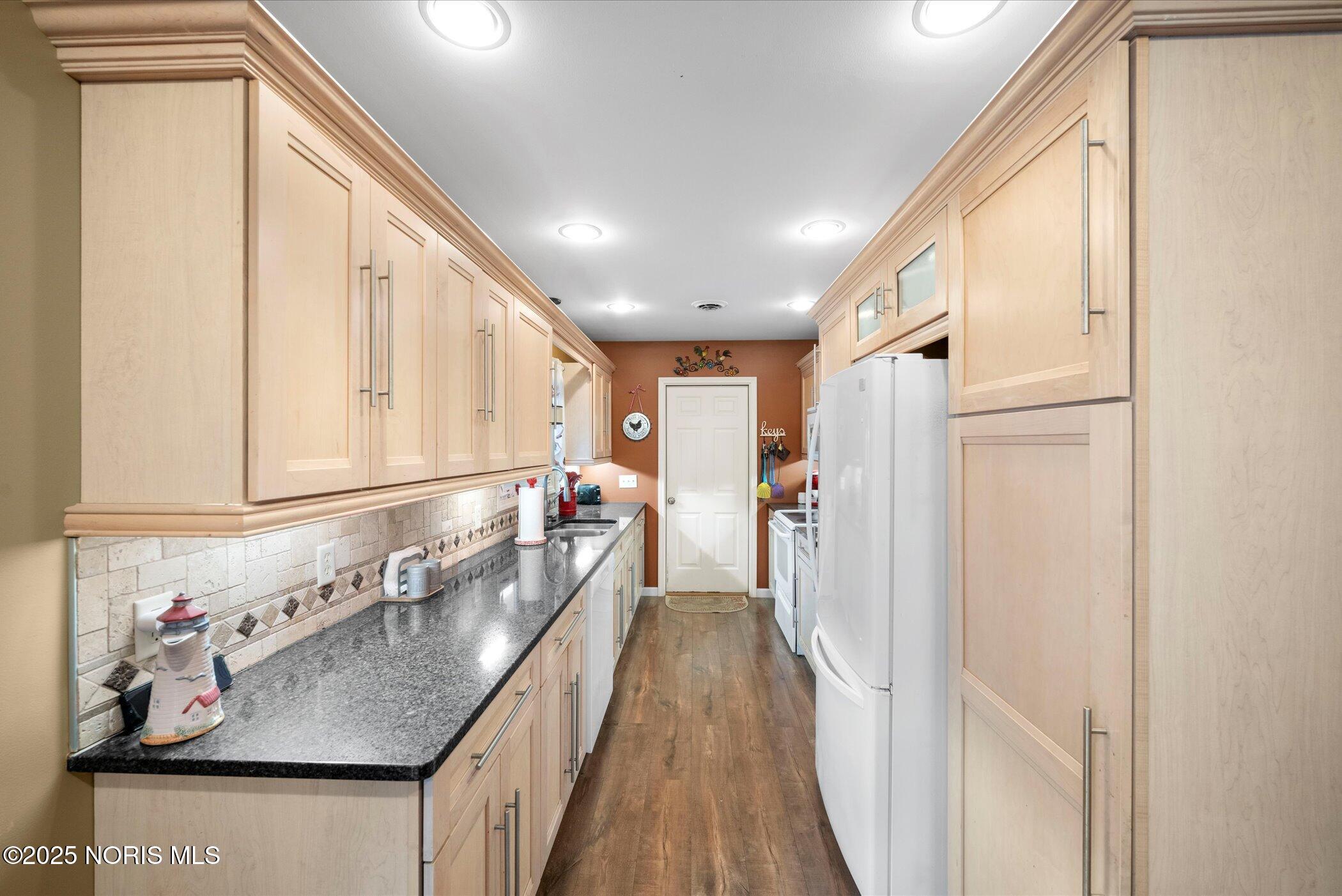 5490 East Hanthorn Road Lima, OH 45806 - Photo 9 of 49 11-DSC_7893