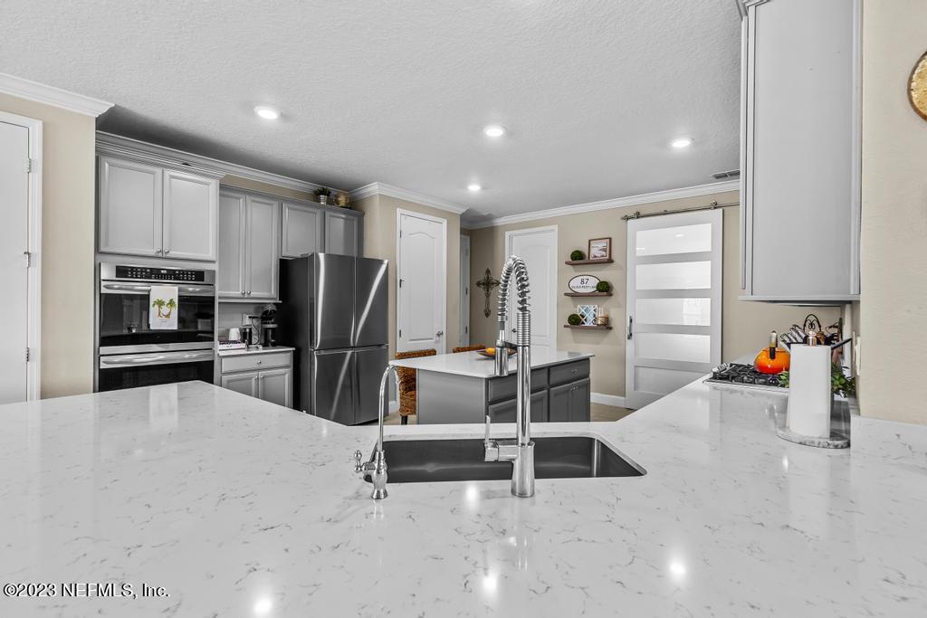 87 Silver Reef Lane St. Augustine, FL 32095 - Photo 14 of 38 KITCHEN