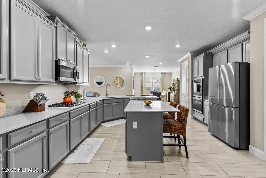 87 Silver Reef Lane St. Augustine, FL 32095 - Photo 2 of 38 KITCHEN