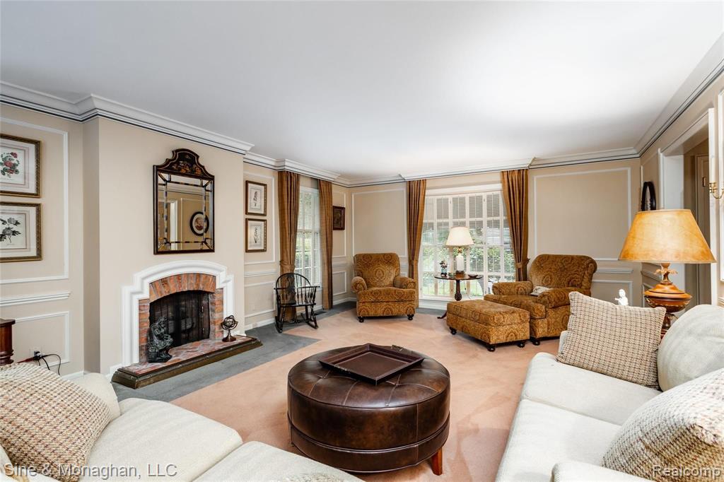 523 Thorntree Road Grosse Pointe Woods, MI 48236 - Photo 11 of 59