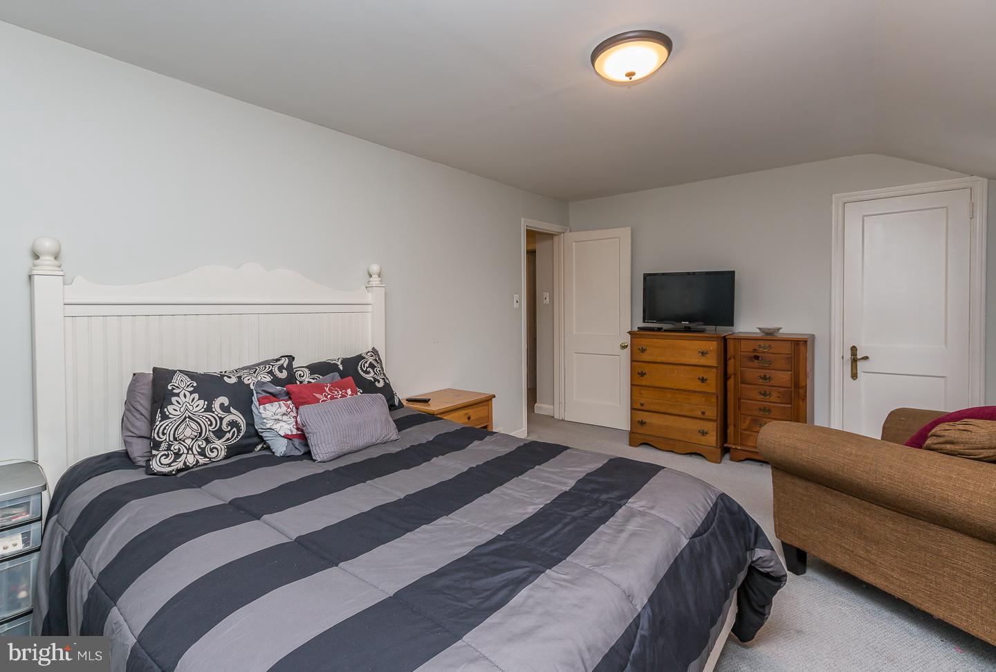 1421 Steel Road Havertown, PA 19083 - Photo 20 of 23