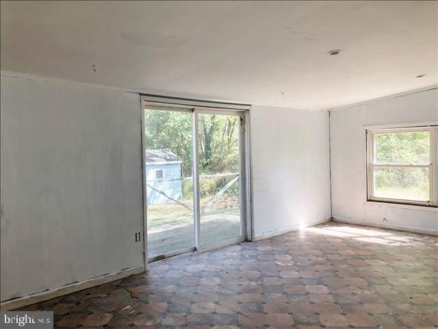 399 South Burlington Road Bridgeton, NJ 08302 - Photo 9 of 12 Sunroom