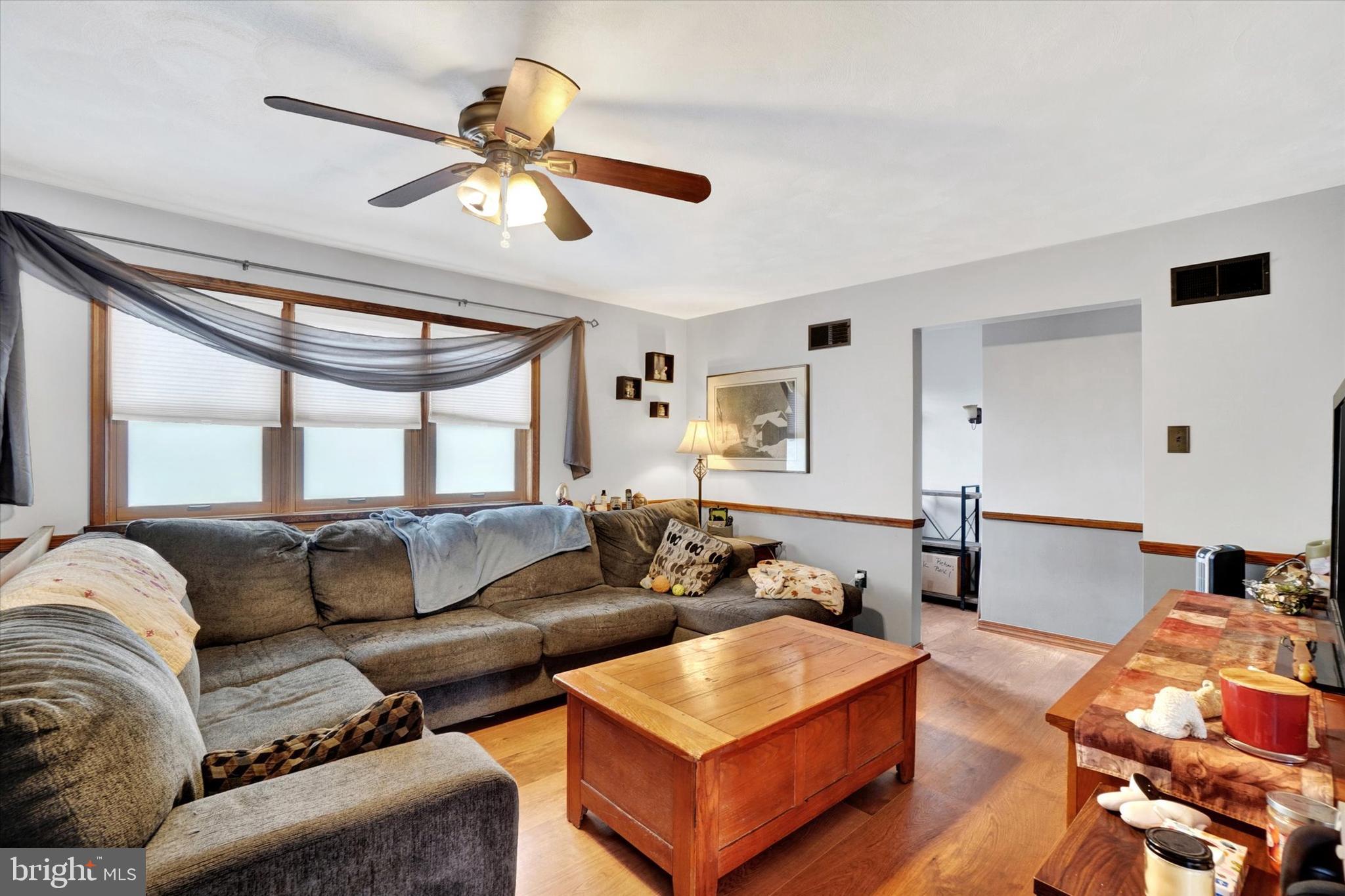 14181 Wolf Road Brogue, PA 17309 - Photo 4 of 29 Living Room