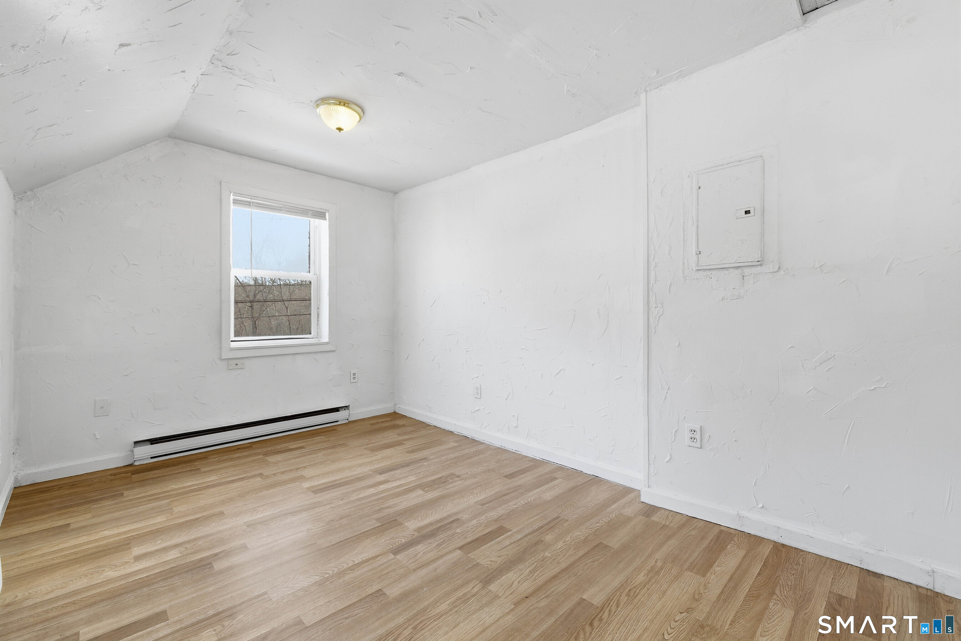 4 Pequot Road Montville, CT 06382 - Photo 15 of 40