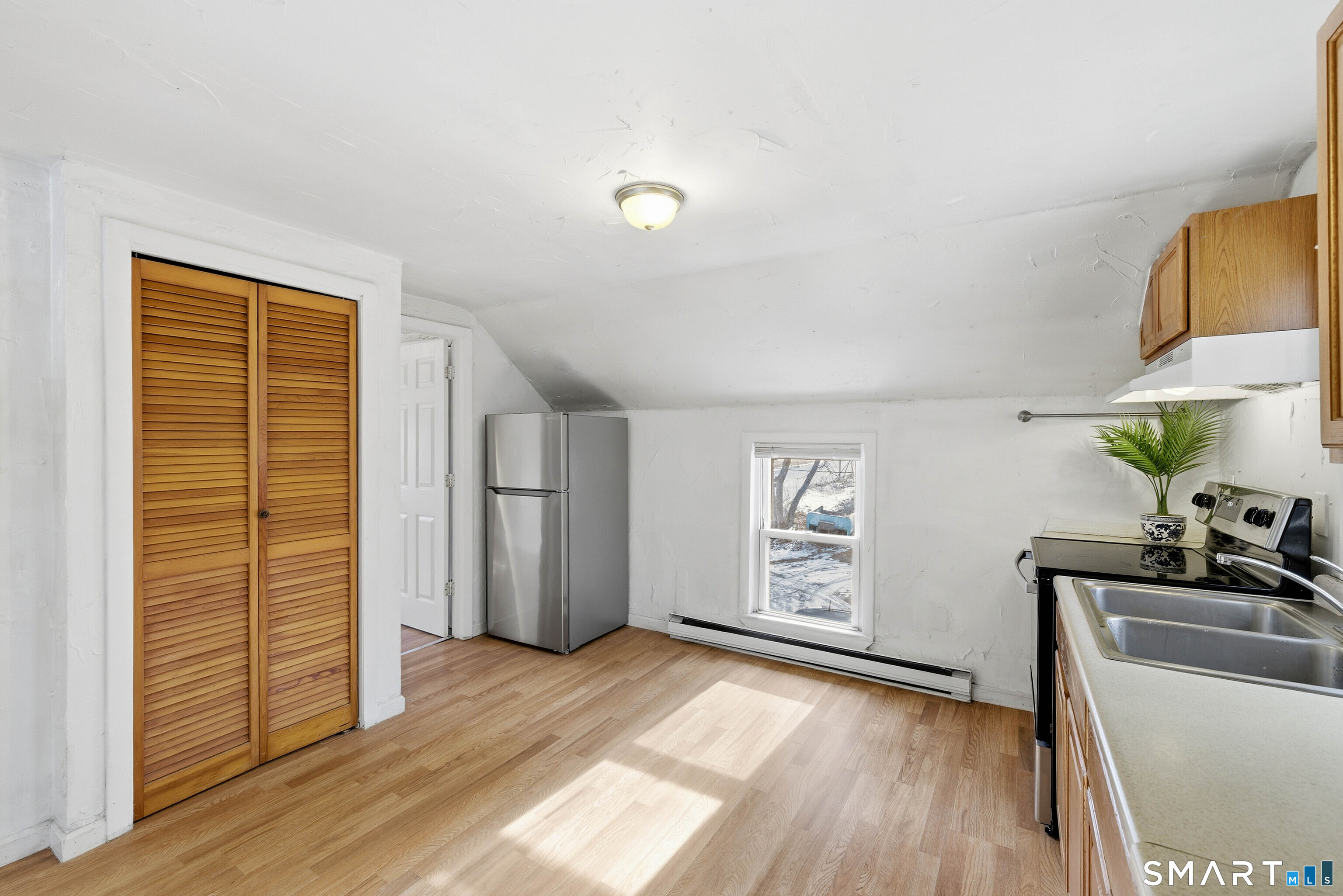 4 Pequot Road Montville, CT 06382 - Photo 19 of 40