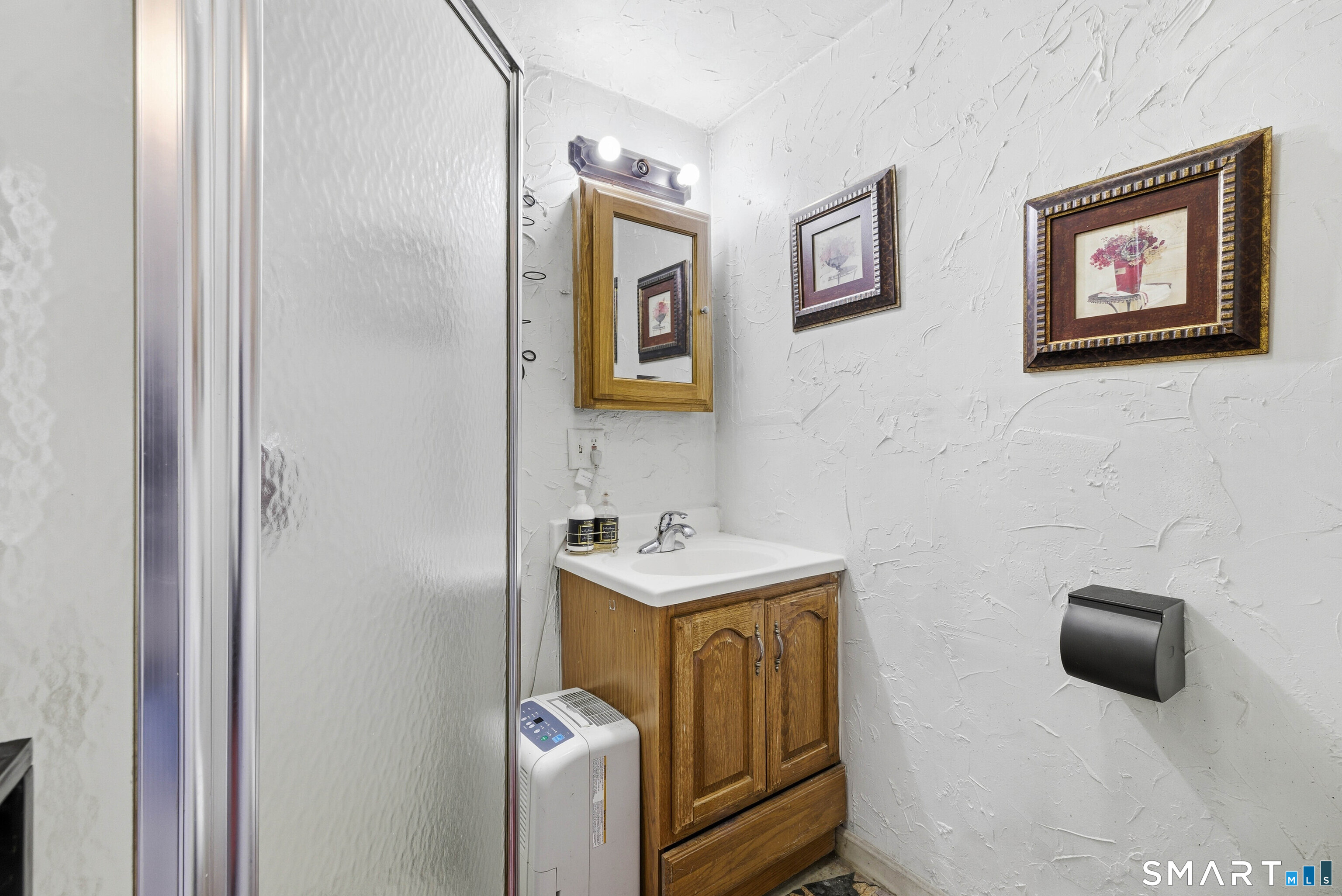 4 Pequot Road Montville, CT 06382 - Photo 37 of 40