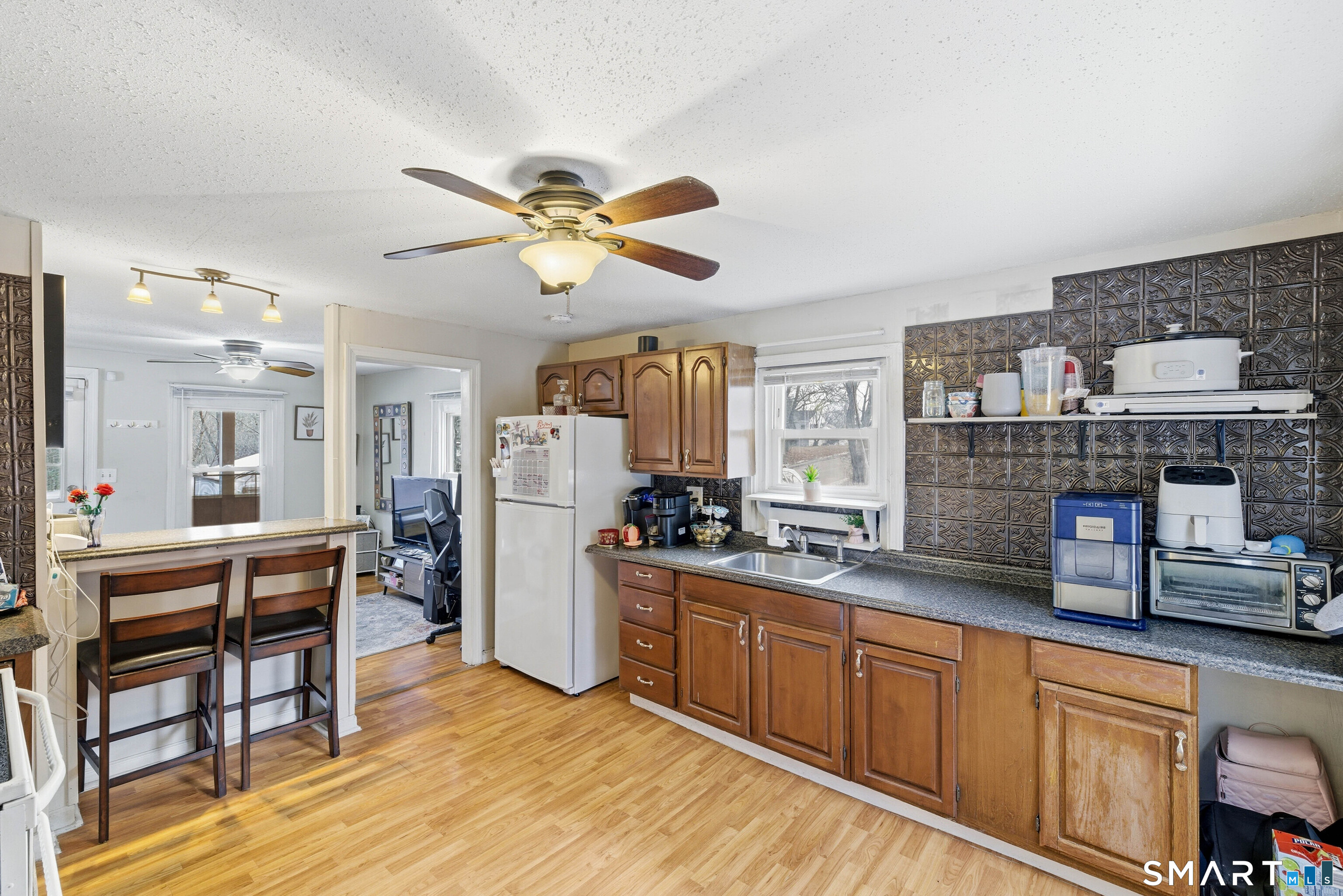 4 Pequot Road Montville, CT 06382 - Photo 8 of 40