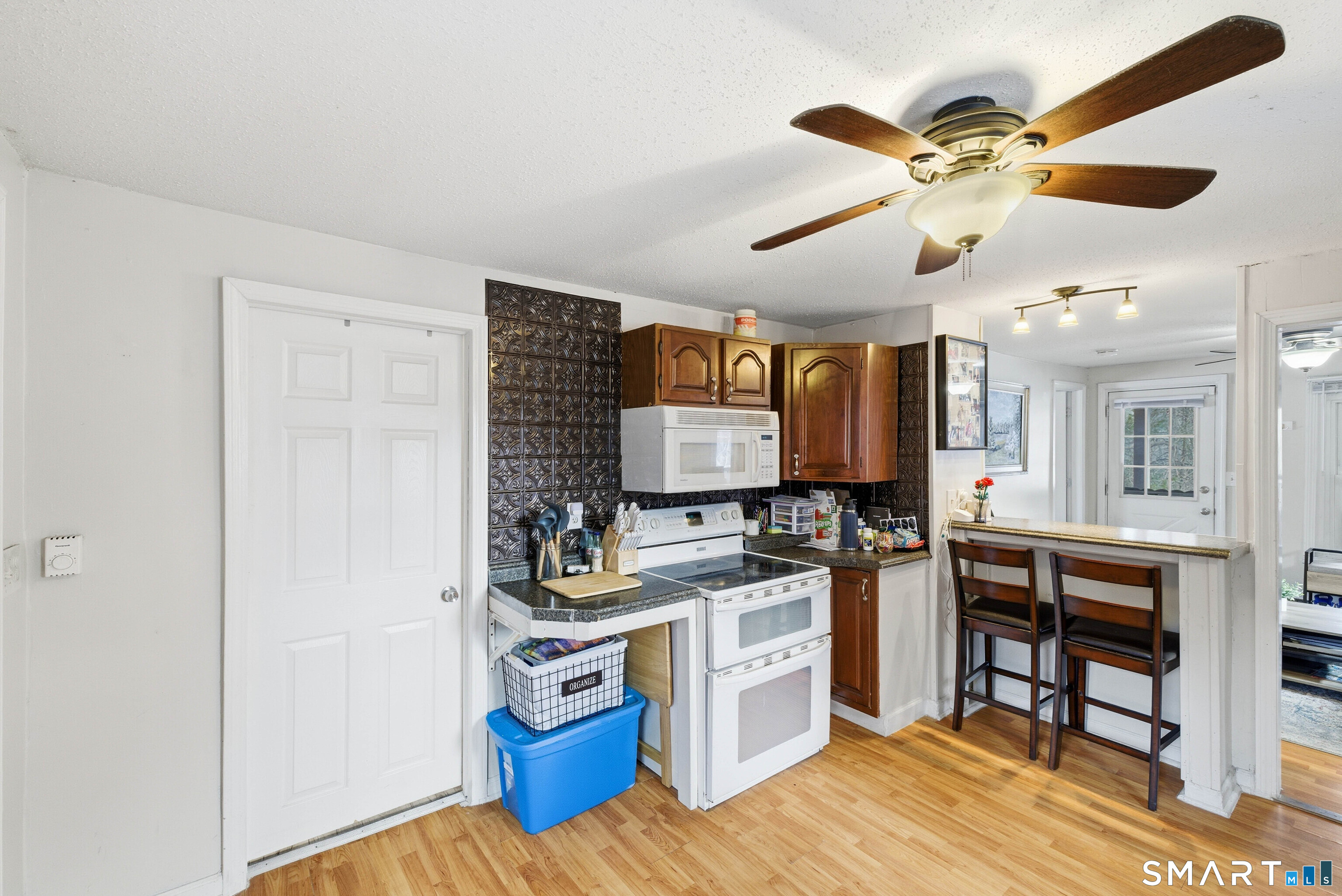 4 Pequot Road Montville, CT 06382 - Photo 9 of 40