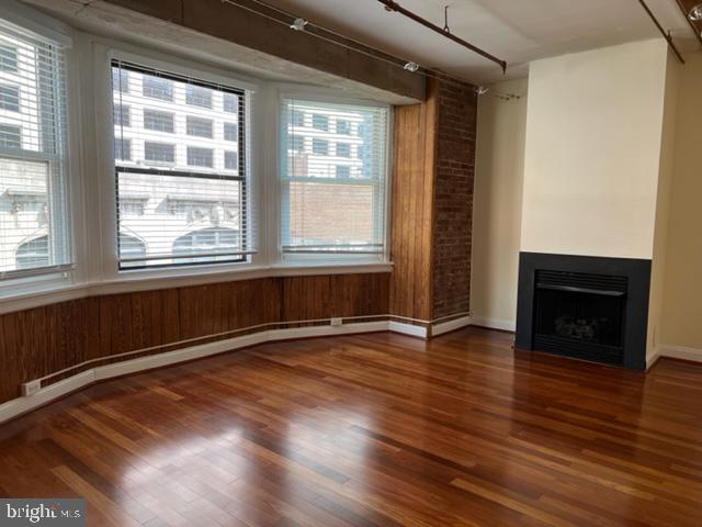 105 South 18th Street, Unit 4A Philadelphia, PA 19103 - Photo 5 of 18 Living Room w Fireplace