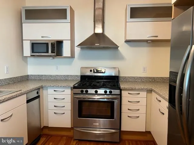 $3,100 | 105 South 18th Street, Unit 4A, Philadelphia, PA 19103