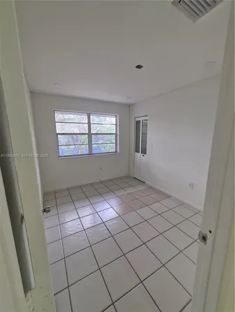 $2,600 | 15421 Southwest 81st Cir Lane, Unit 24, Miami, FL 33193