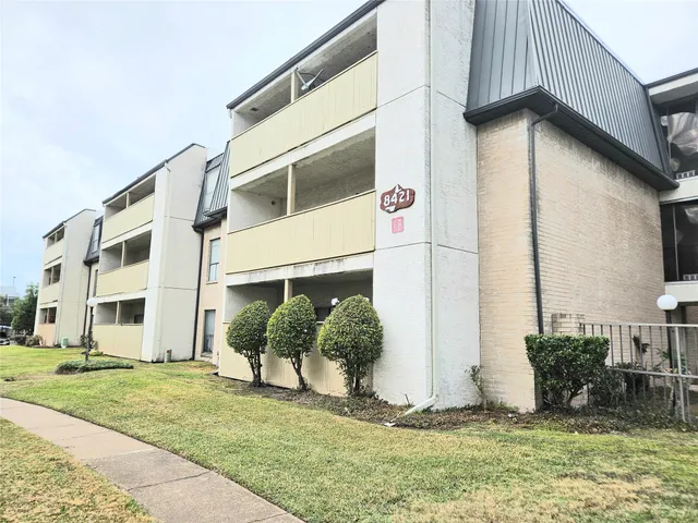 $89,900 | 8421 Hearth Drive, Unit 21, Houston, TX 77054