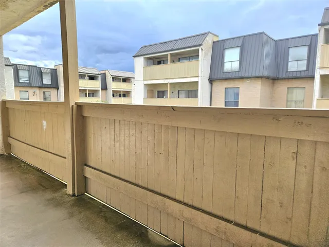 $89,900 | 8421 Hearth Drive, Unit 21, Houston, TX 77054