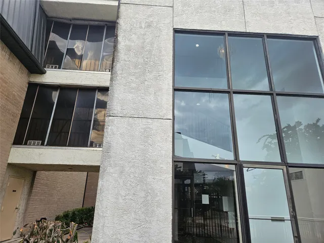 $89,900 | 8421 Hearth Drive, Unit 21, Houston, TX 77054