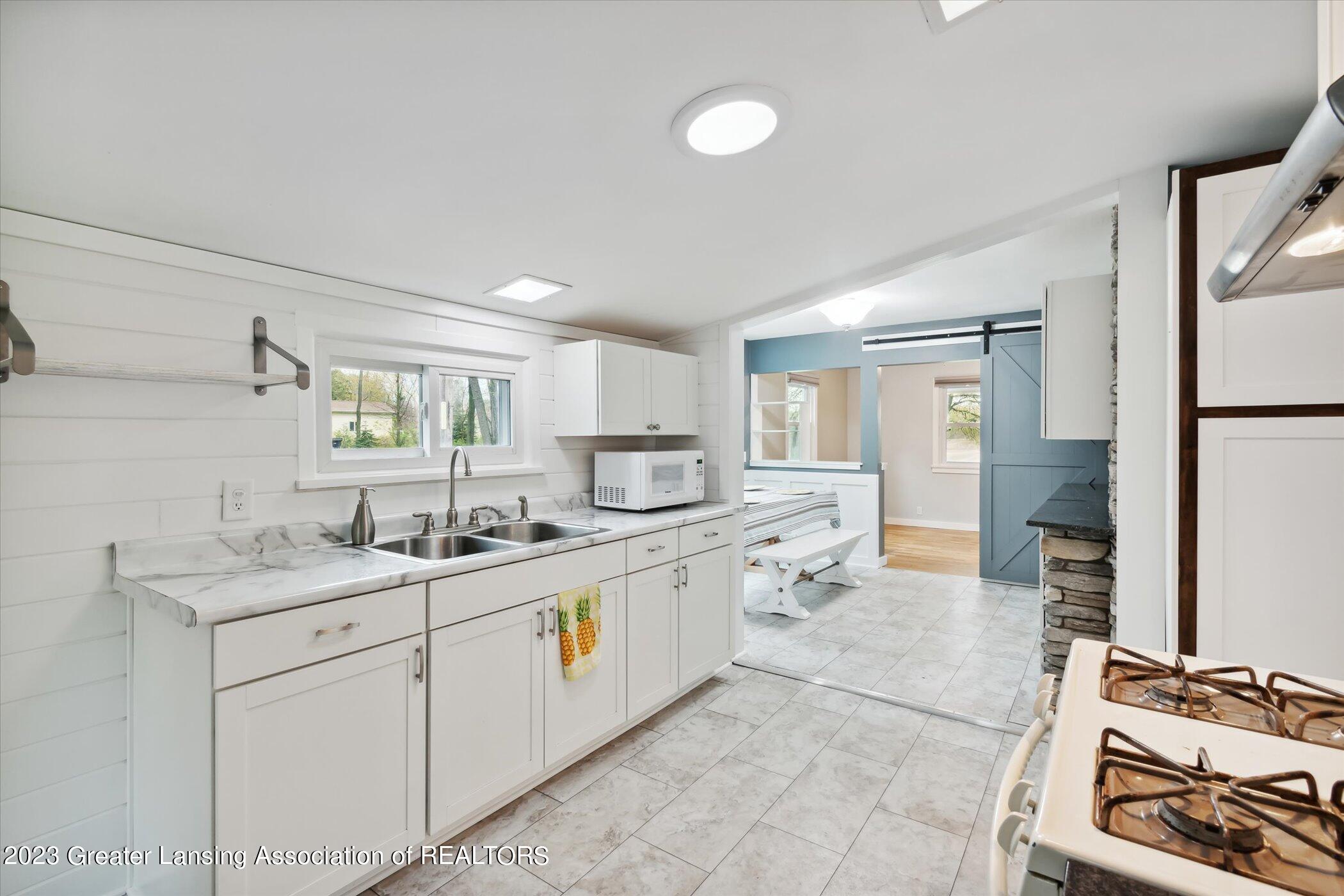 3318 West Howell Road Mason, MI 48854 - Photo 19 of 53 24-3318-W-Howell-Rd-Mason-MI-48854-Windo