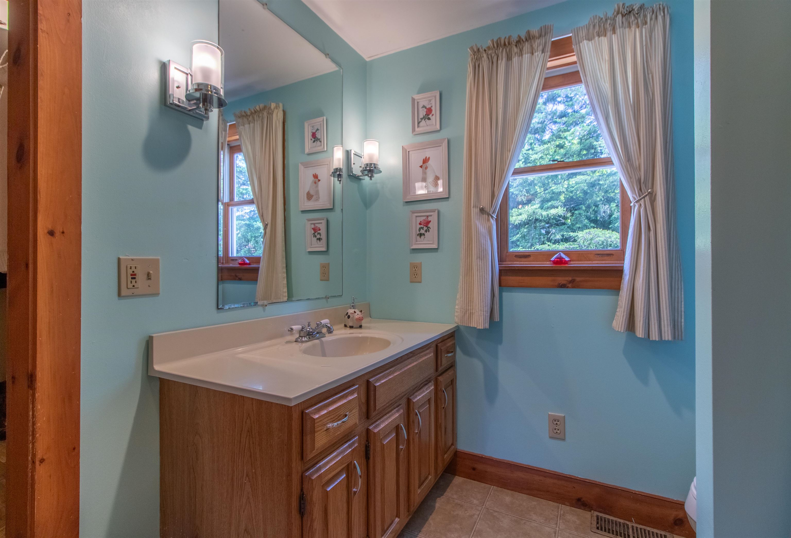 736 Pleasant Street Newport, VT 05855 - Photo 26 of 58