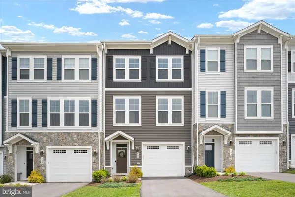 $410,000 | 107 Wake Robin Ct Lake, White Post, VA 22663