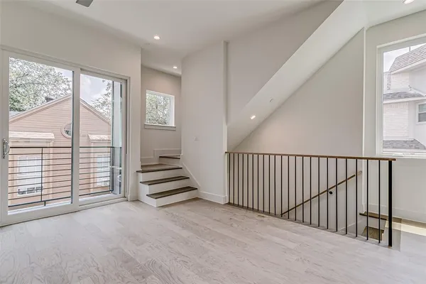 $3,100 | 6028 Lewis Street, Unit 202, Dallas, TX 75206