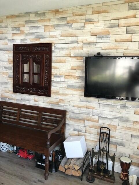6541 Via Regina, Unit 20 Boca Raton, FL 33433 - Photo 4 of 14 thumbnail_IMG_4372living room