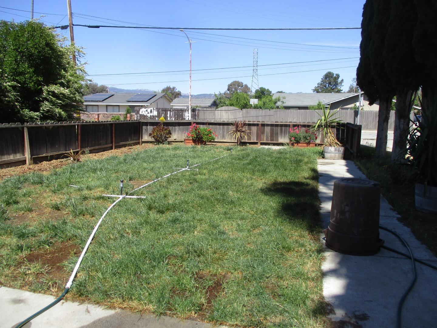 8495 Murray Avenue Gilroy, CA 95020 - Photo 3 of 26