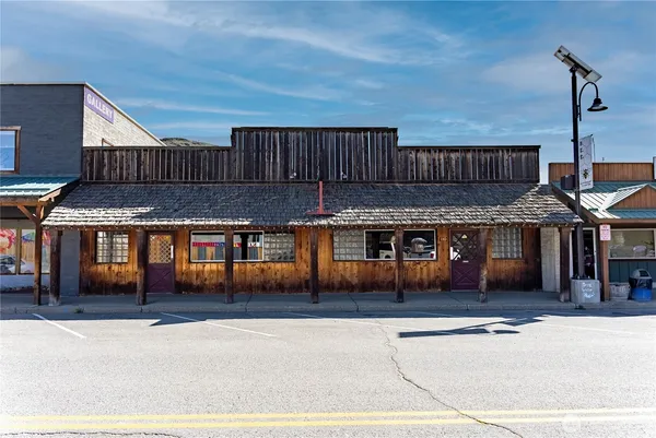$500,000 | 110 South Glover Street, Twisp, WA 98856