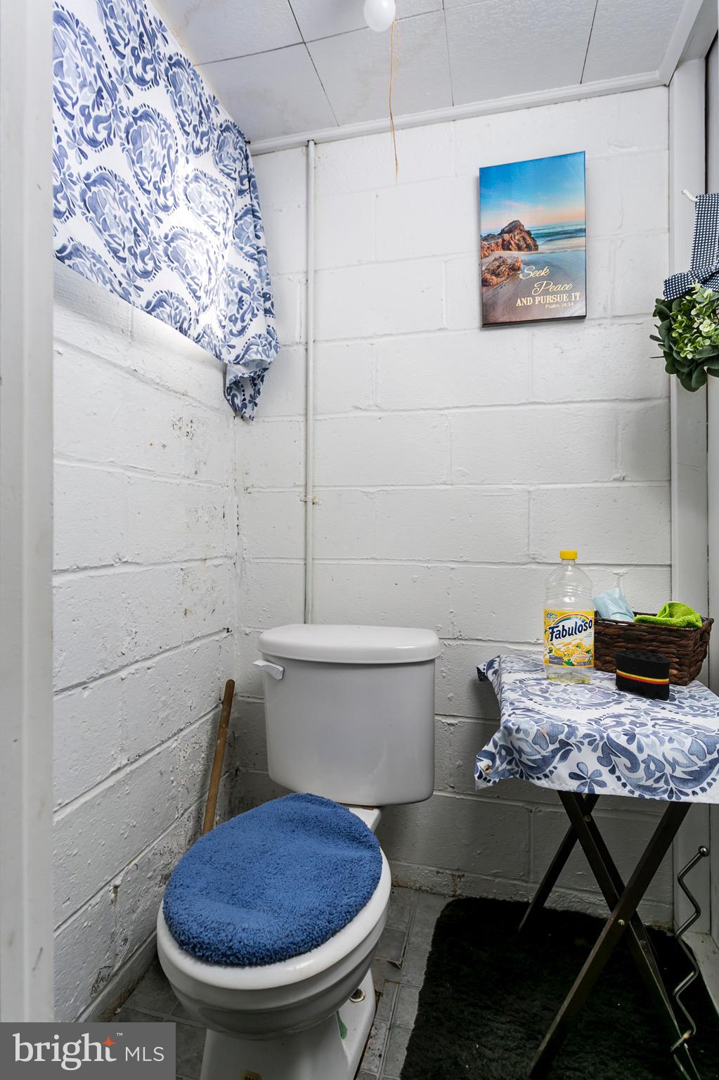 917 Masefield Road Baltimore, MD 21207 - Photo 15 of 17 Bathroom 2