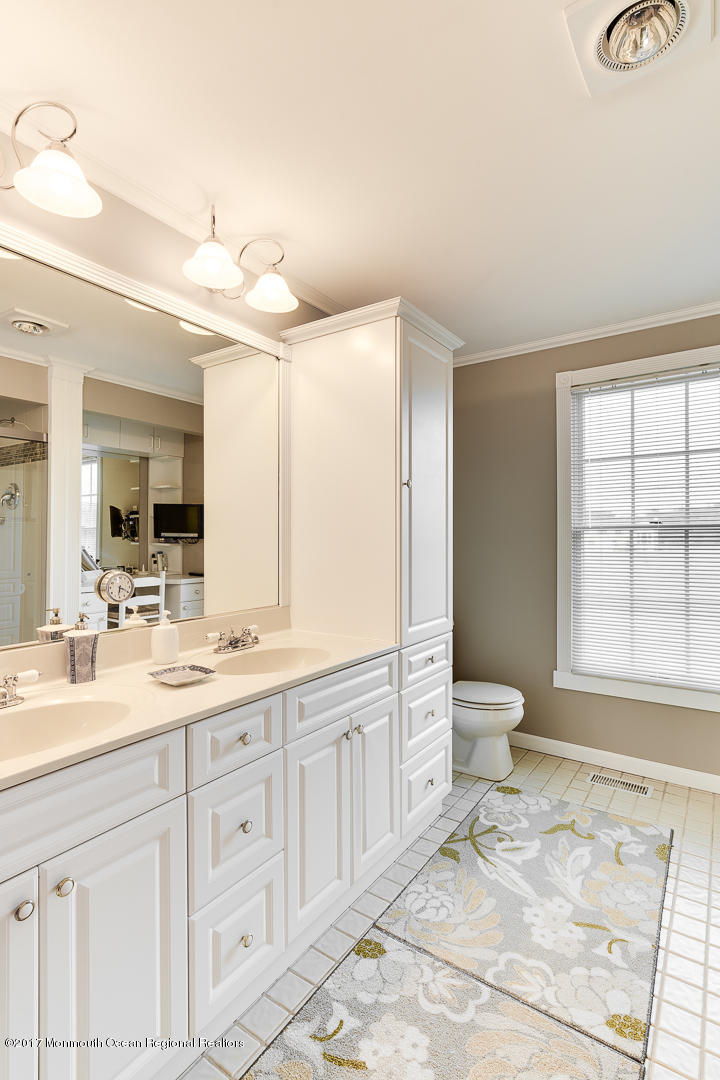 137 Hankins Road Hightstown, NJ 08520 - Photo 13 of 23 MBR Bath 1