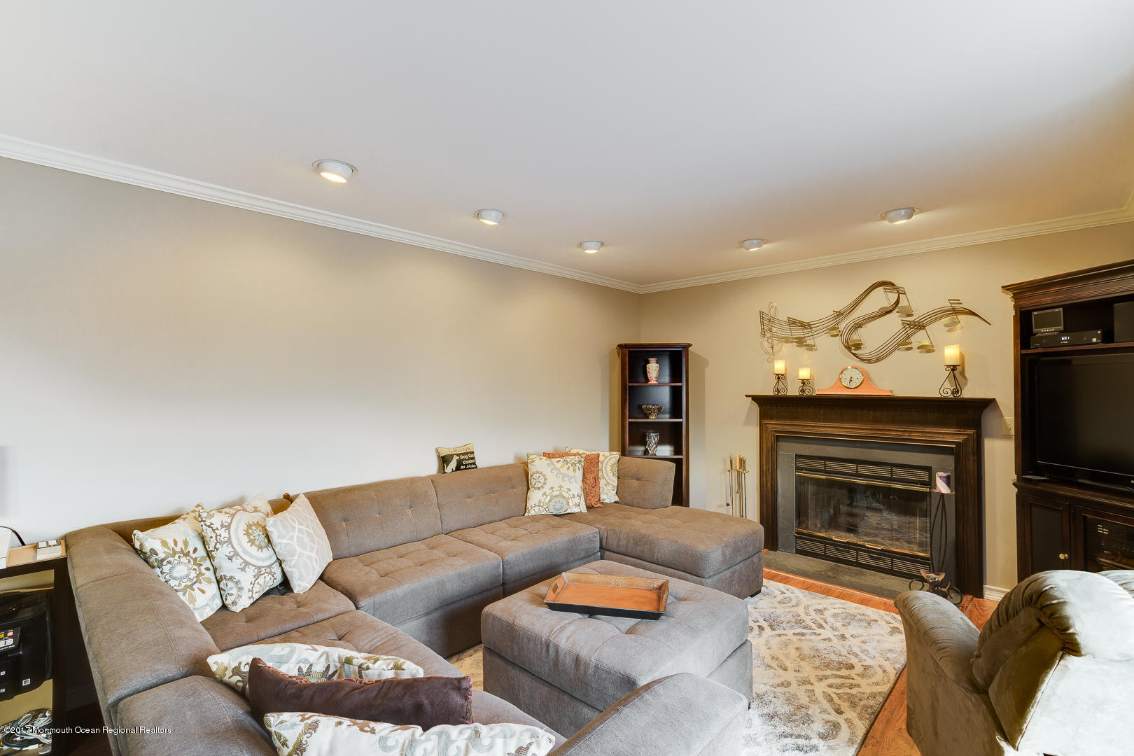 137 Hankins Road Hightstown, NJ 08520 - Photo 6 of 23 FR 2