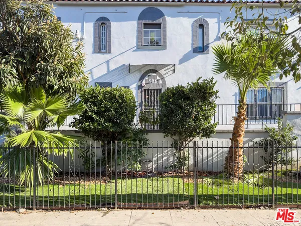 $1,600 | 504 South Rampart Boulevard, Unit 26, Los Angeles, CA 90057