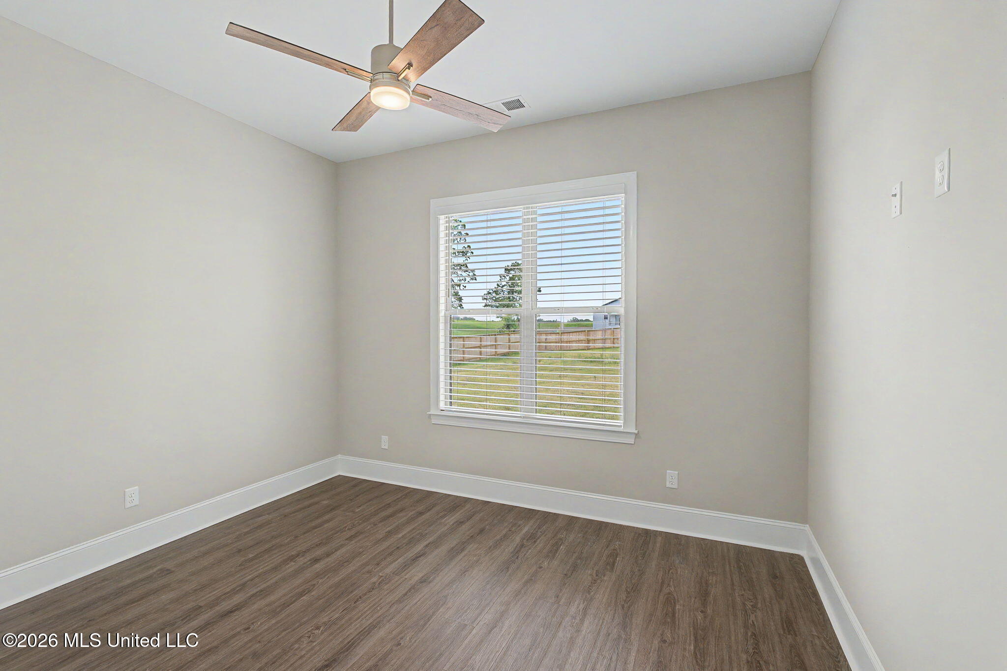 2035 Livingston Way Hernando, MS 38632 - Photo 24 of 46 Bedroom 2