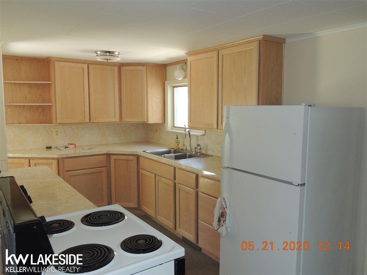 522 Renshaw Street Rochester, MI 48307 - Photo 7 of 27 50005204-6.JPG