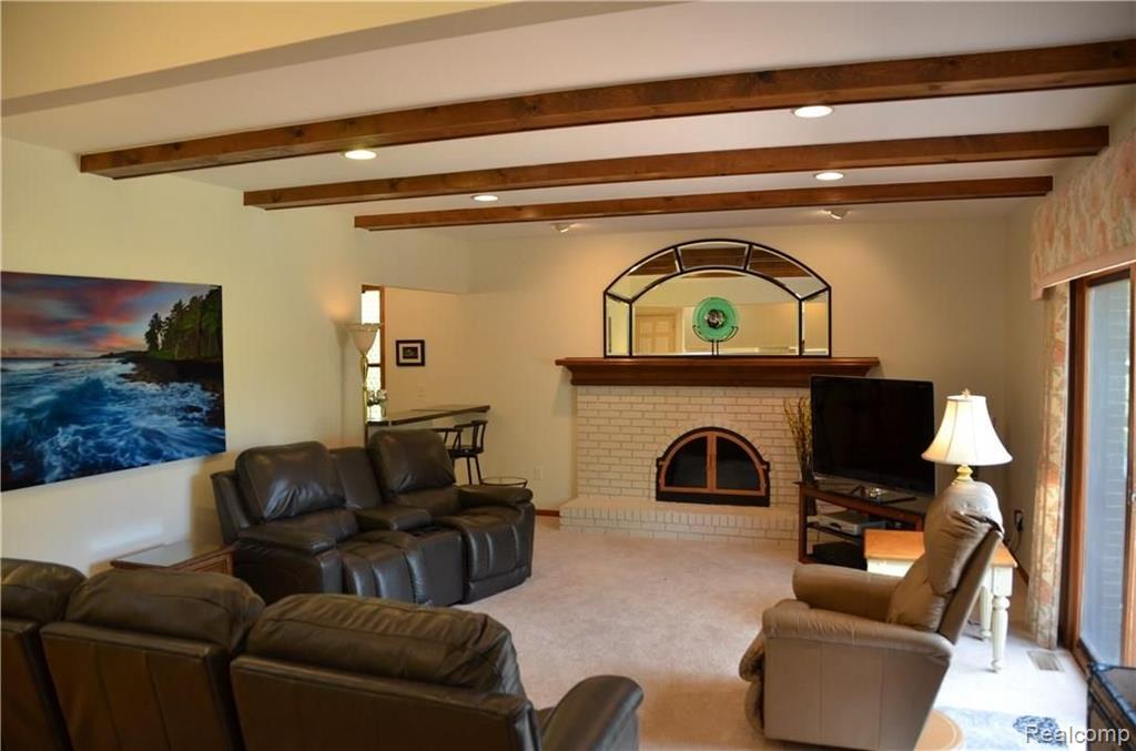 618 Baker Street Rochester Hills, MI 48307 - Photo 10 of 25