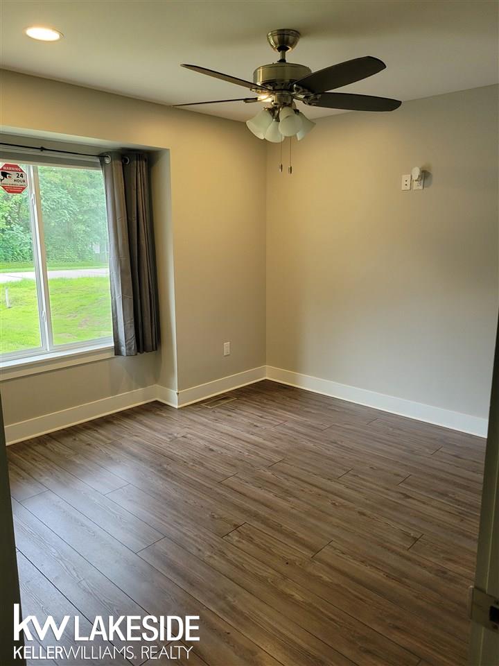 3569 Culbertson Avenue Rochester, MI 48307 - Photo 14 of 27 50065701-13.JPG