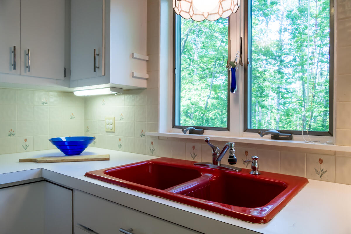 15 Cushing Briggs Road Freeport, ME 04032 - Photo 12 of 86 20-Kitchen (7 of 9)