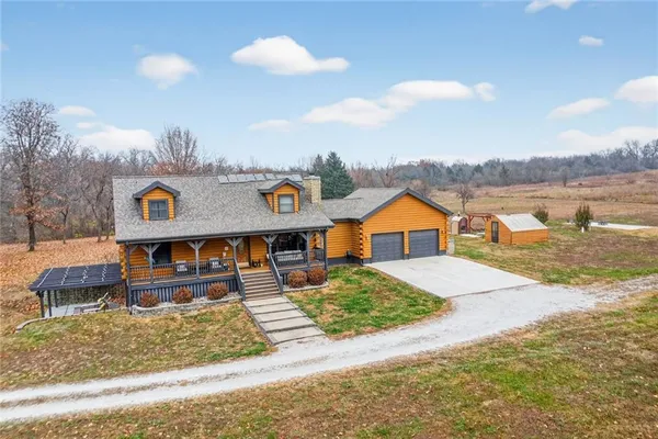 $530,000 | 3799 Indiana Road, Pomona, KS 66076